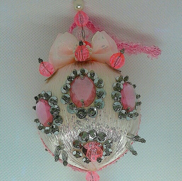 Handmade "Pink Ribbon 🎀 “ special ornament - Picture 1 of 6